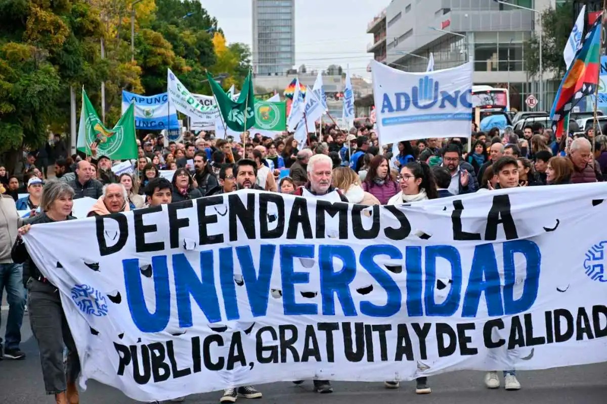 PRESUPUESTO UNIVERSIDADES