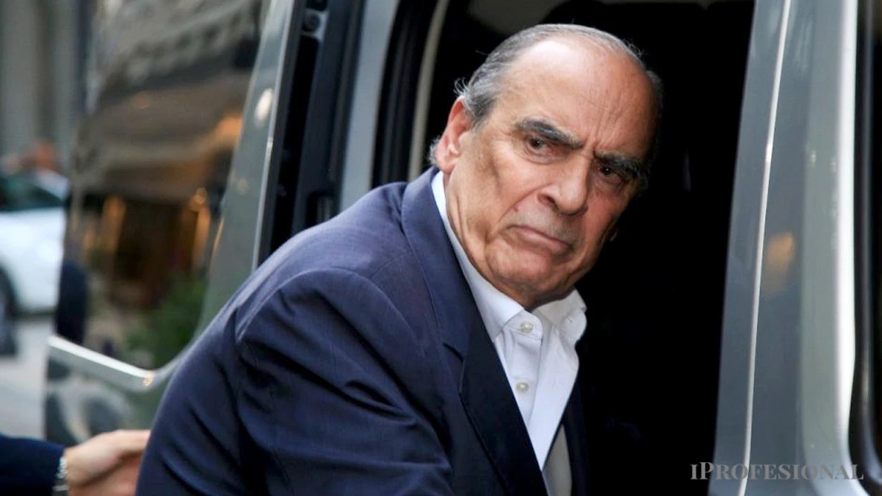 GUILLERMO FRANCOS