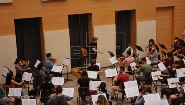Lee más sobre el artículo Ocho músicos canarios inaugurarán el Festival de Música junto a Gustavo Dudamel