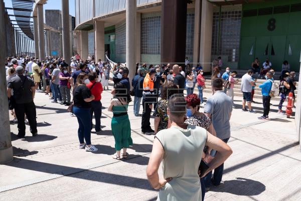 Lee más sobre el artículo Canarias es la comunidad que menos vacunas recibe por población a vacunar