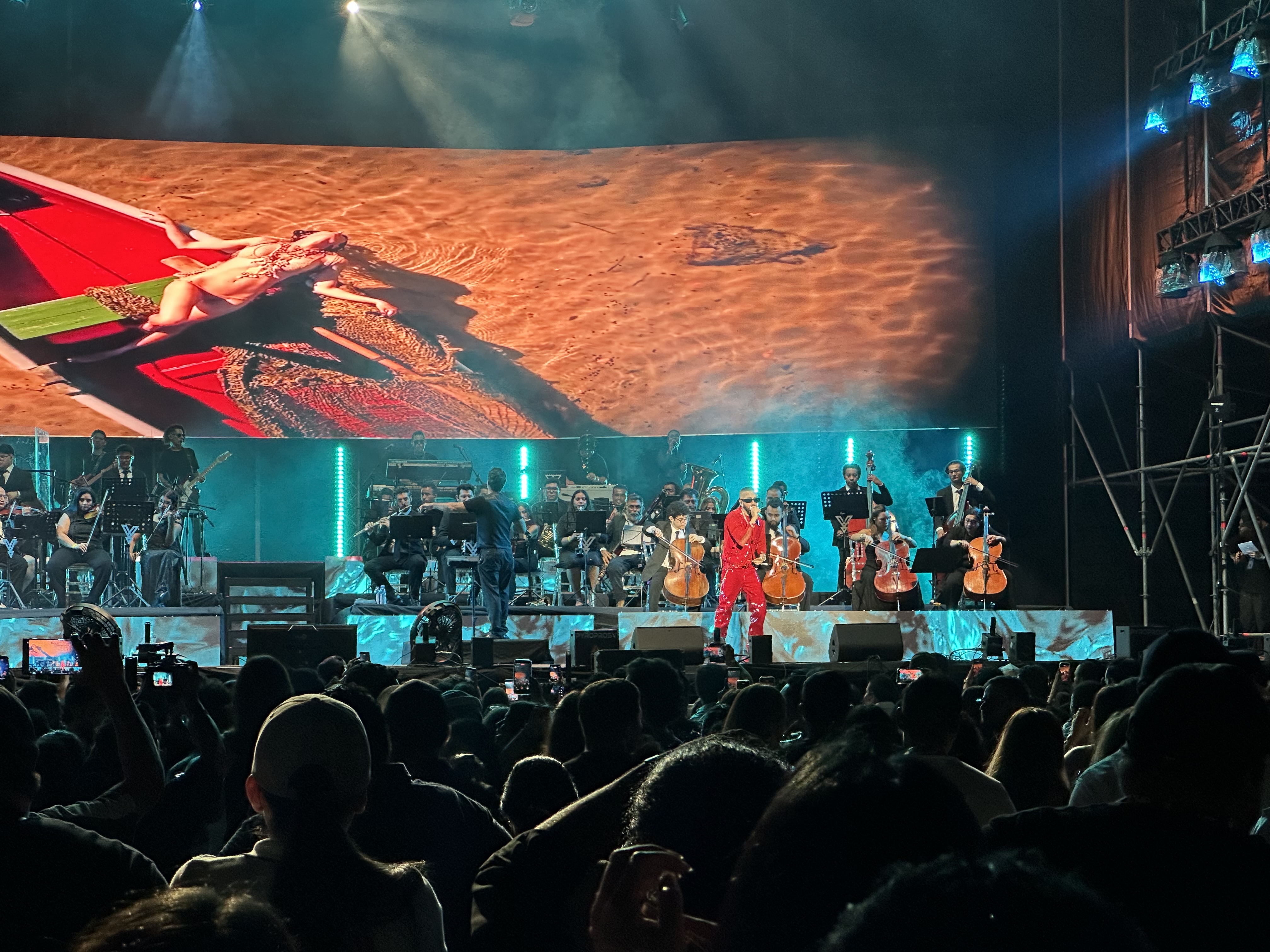 Yandel Sinfónico hace vibrar el Estadio Cuscatlán con una noche de reguetón y música orquestal