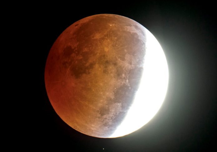 lua_eclipse-696x487