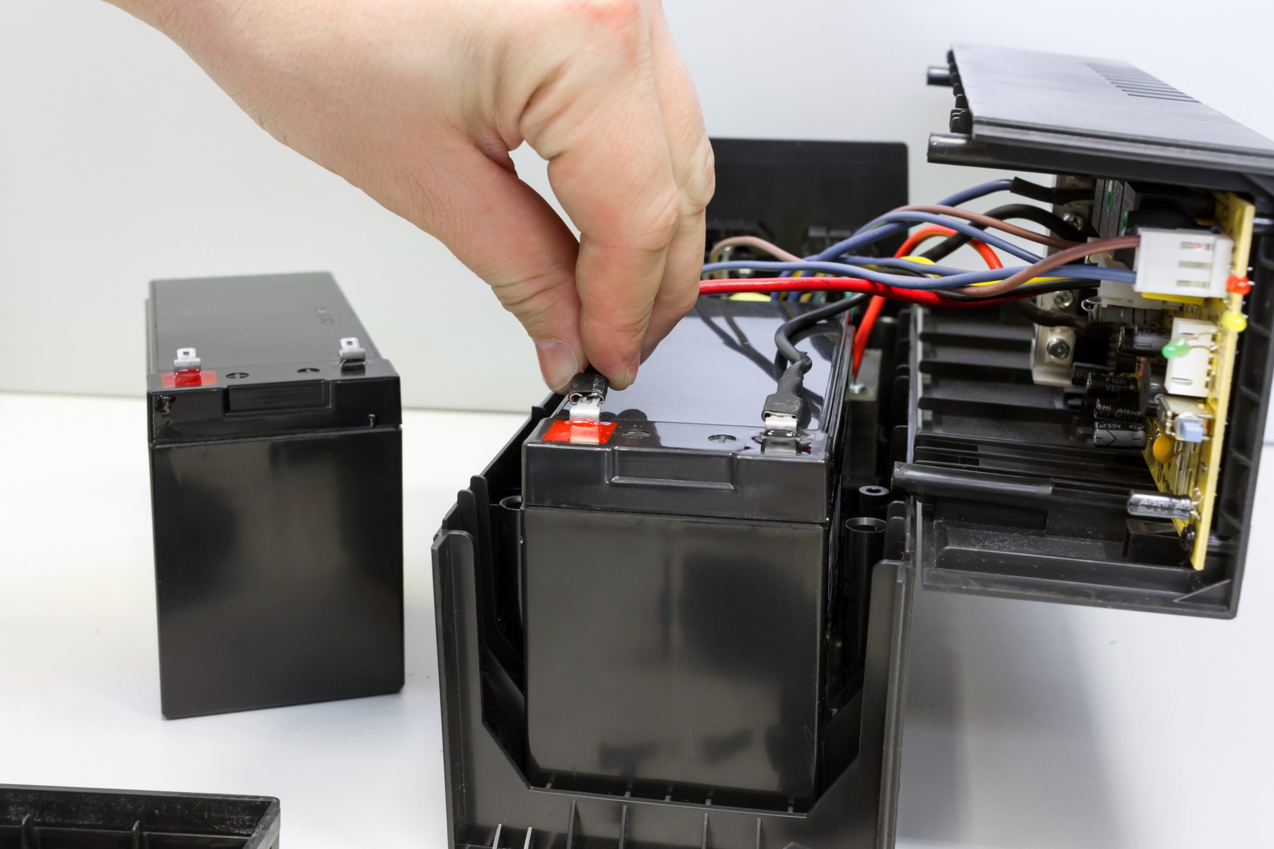 EMCAL 12 volt back-up battery connection