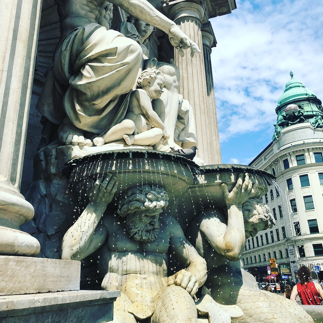 Statue at meeting point