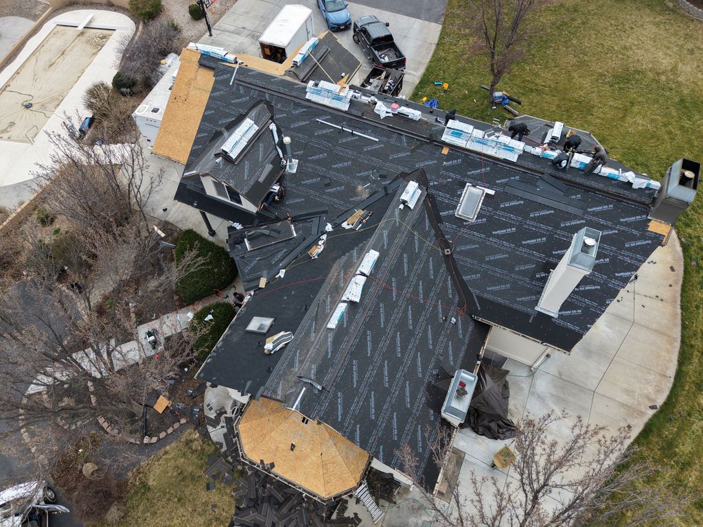 Emerald Roofing Group team - roofing contractor and roofer in Treasure Valley