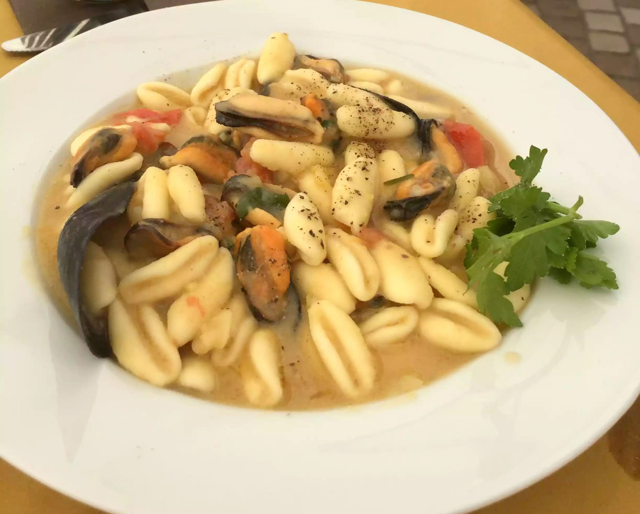 Puglia Italy Porto Cesaro il rifugio di naufrago seafood Pasta Sunshine