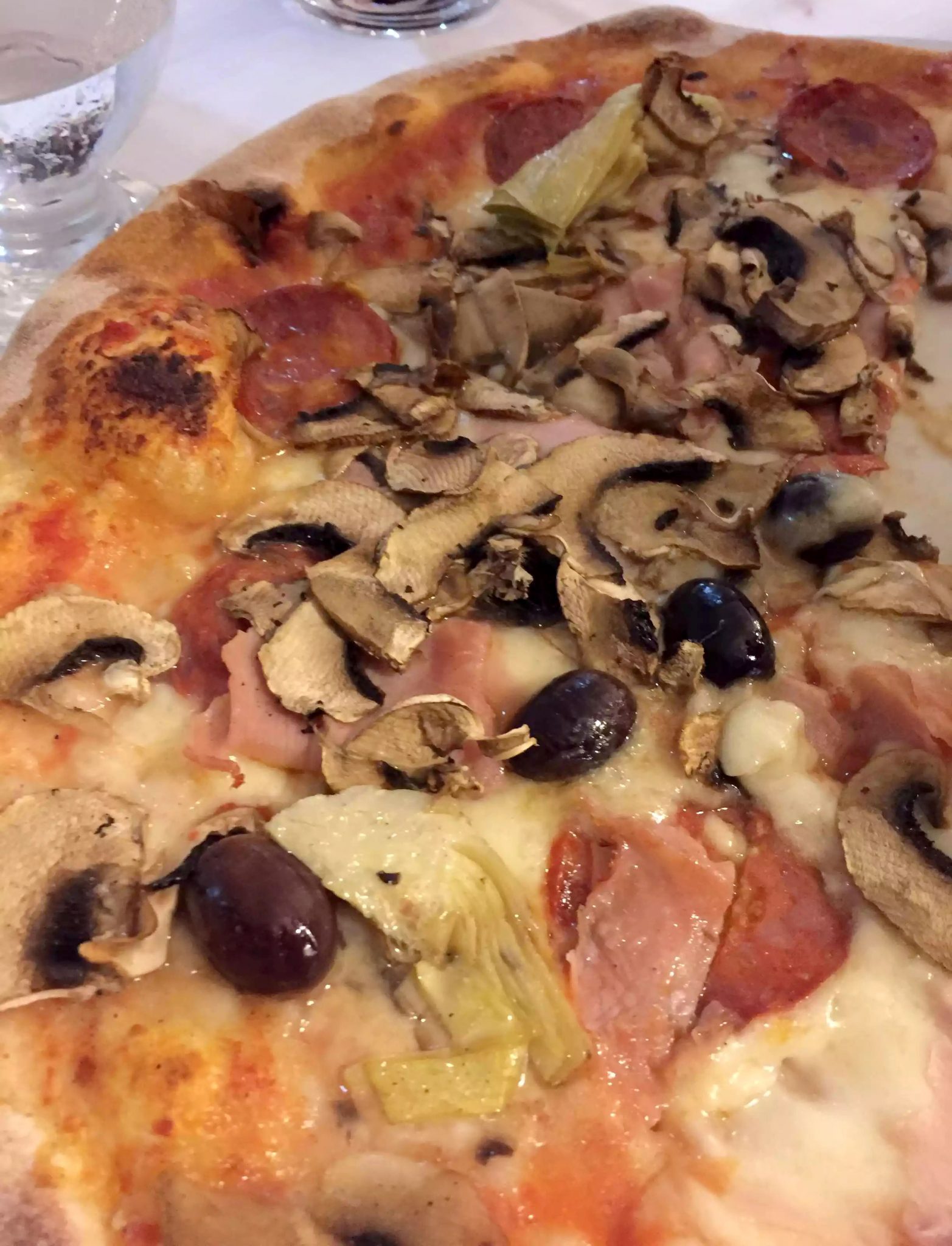 Leporino Puglia La Camelia Dinner Restaurant Pizza Ham Pepperoni