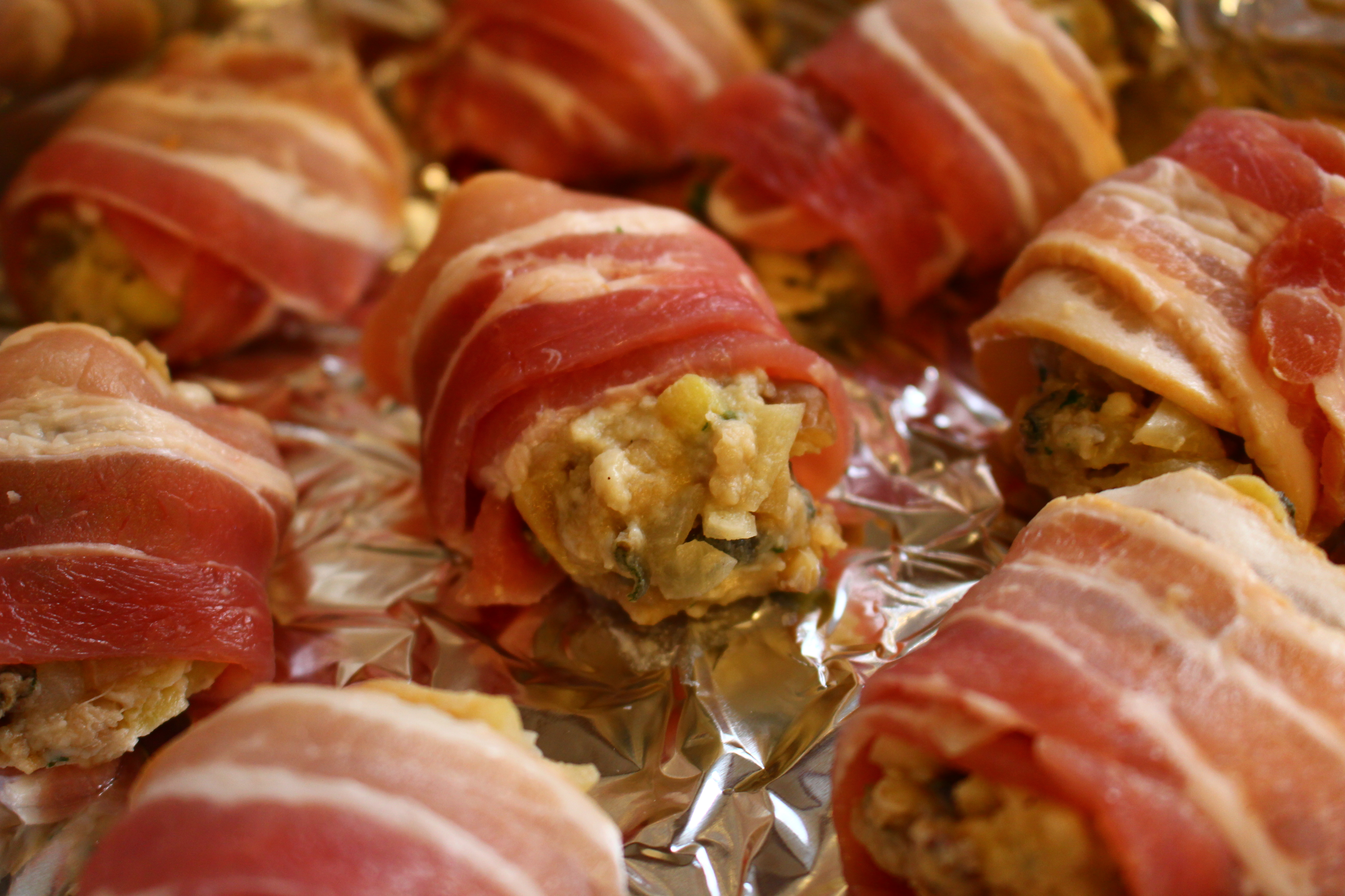 Relleno envuelto en bacón/ Stuffing wrapped in bacon