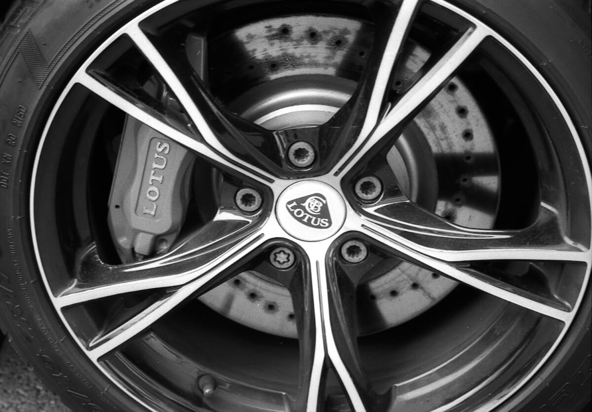 Reviewing the original daylight film processing tank: the Agfa