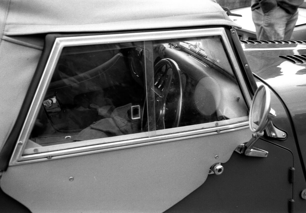 Reviewing the original daylight film processing tank: the Agfa