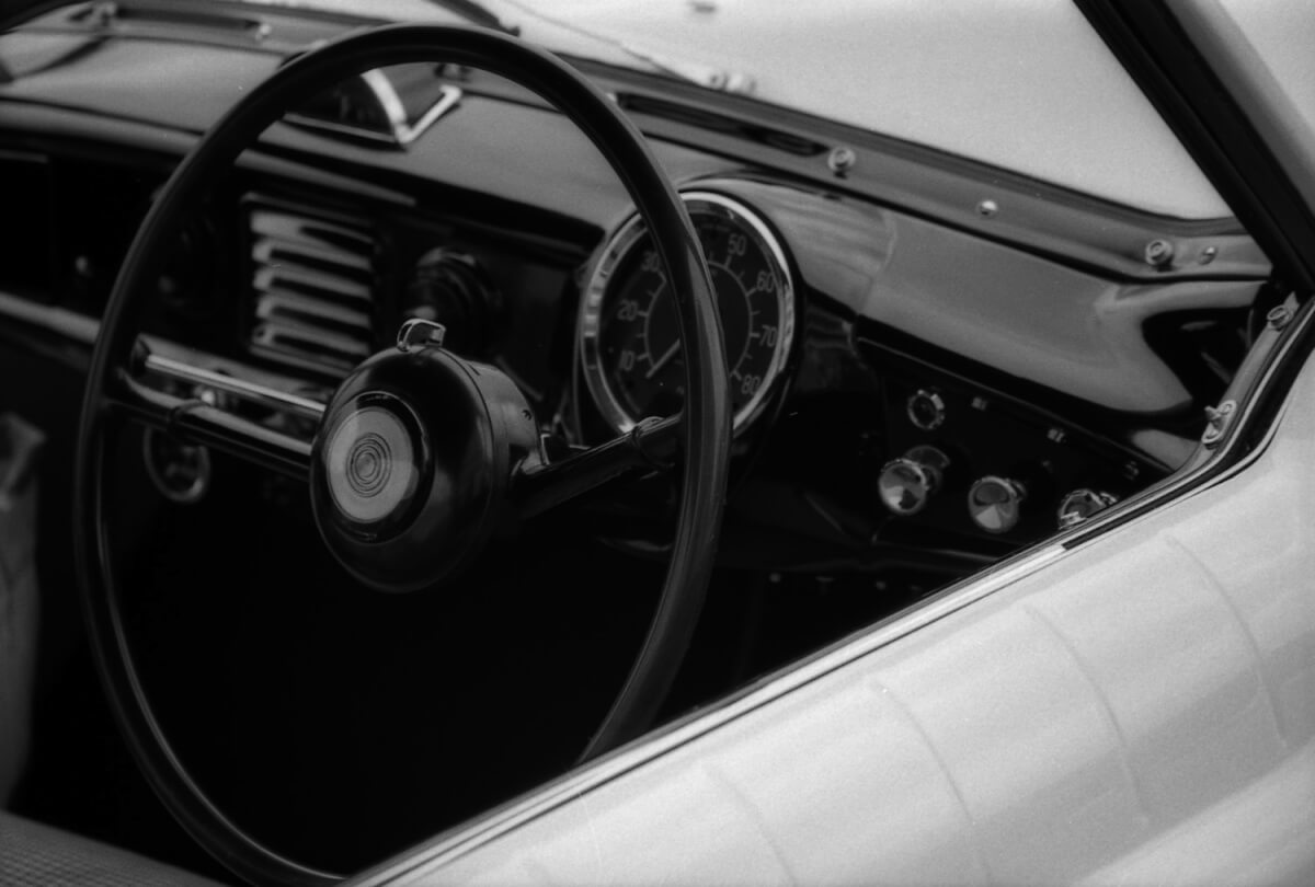 Reviewing the original daylight film processing tank: the Agfa