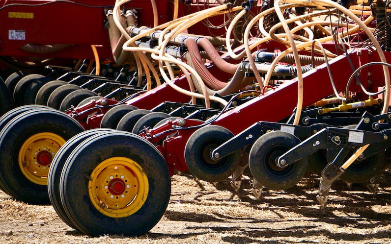 Farmers confront rising cost of fertilizer and fuel as spring seeding underway