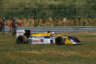 Nigel Mansell Suffers Bad Luck Again At The Hungarian Grand