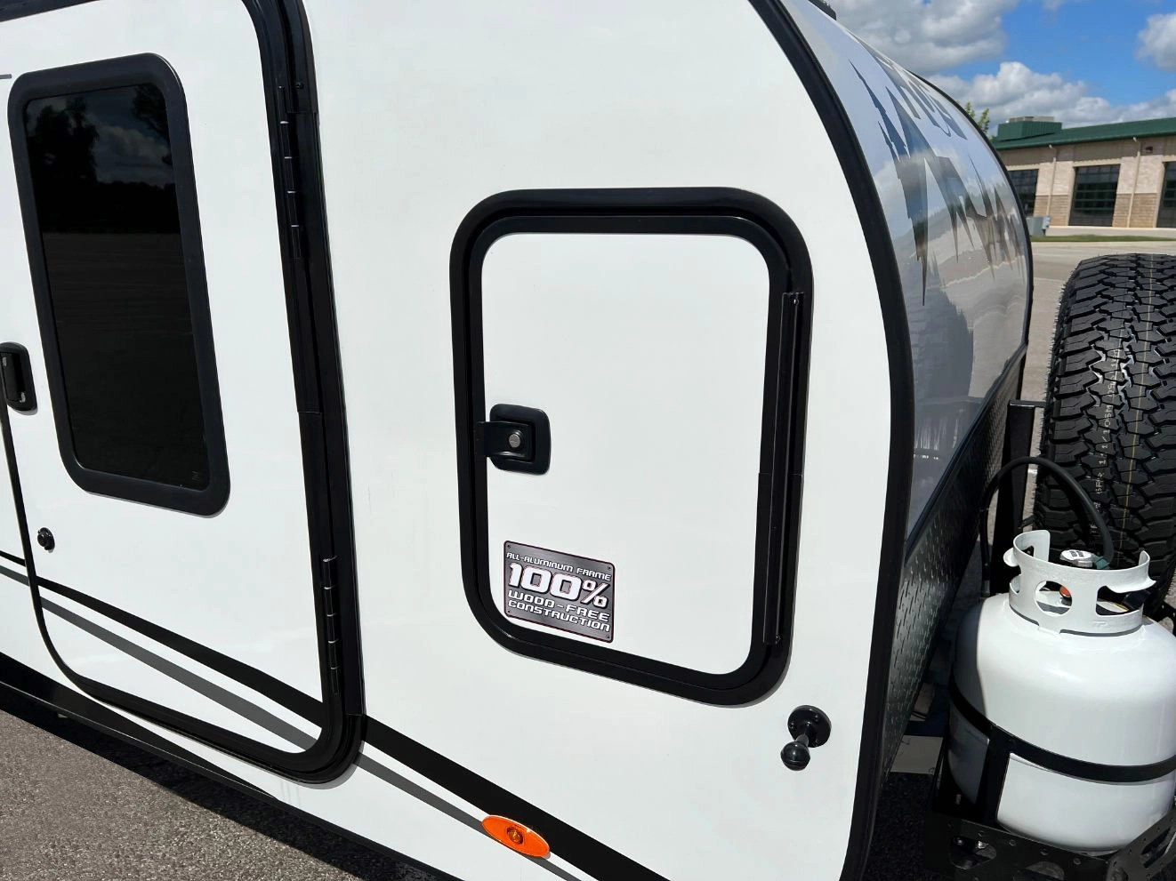 Exterior Locking Storage 10 Cu Ft. + Recessed Battery Storage