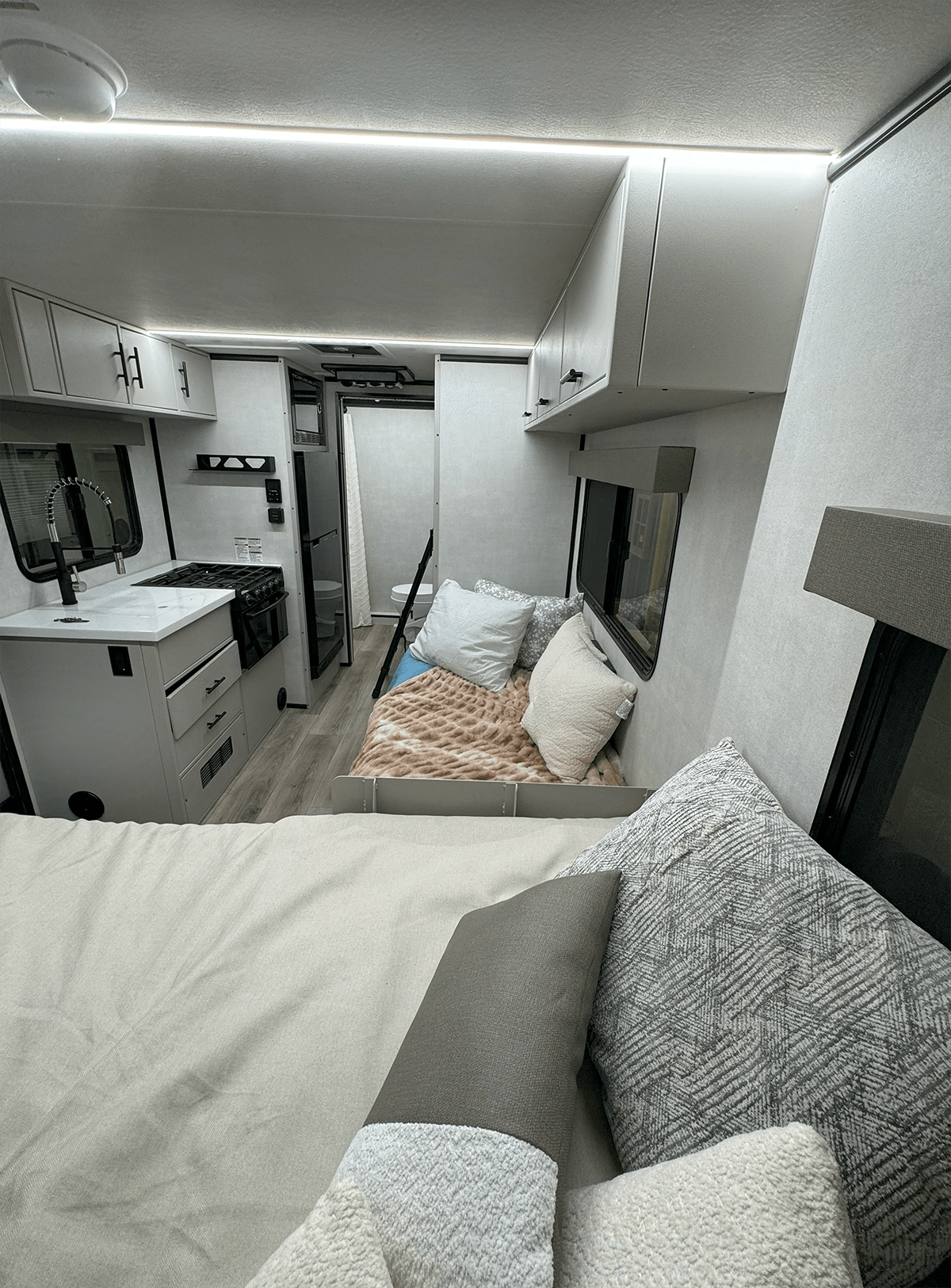 20BH Facing Toward Rear From Front Queen Bed