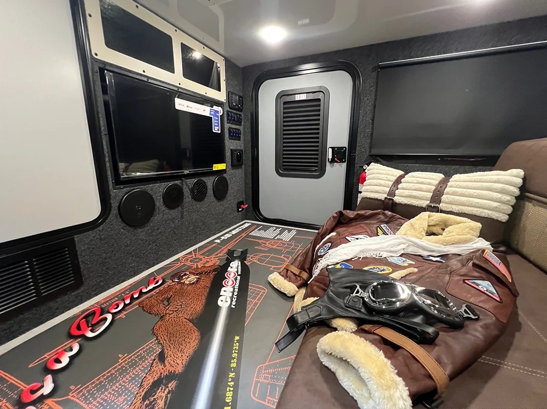 Fighter Pilot 12RK-SS Interior