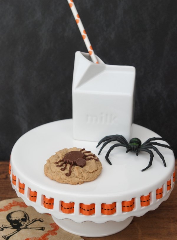 Hershey Kiss Spider Cookies {31 Days of Halloween Day 5} Endlessly