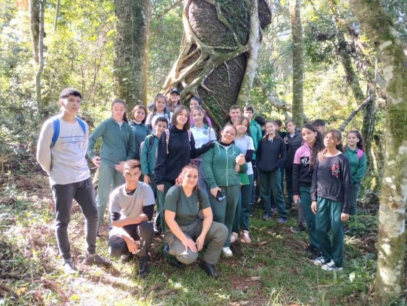 Estudiantes participaron de una jornada de educación ambiental en el Parque Provincial de la Araucaria