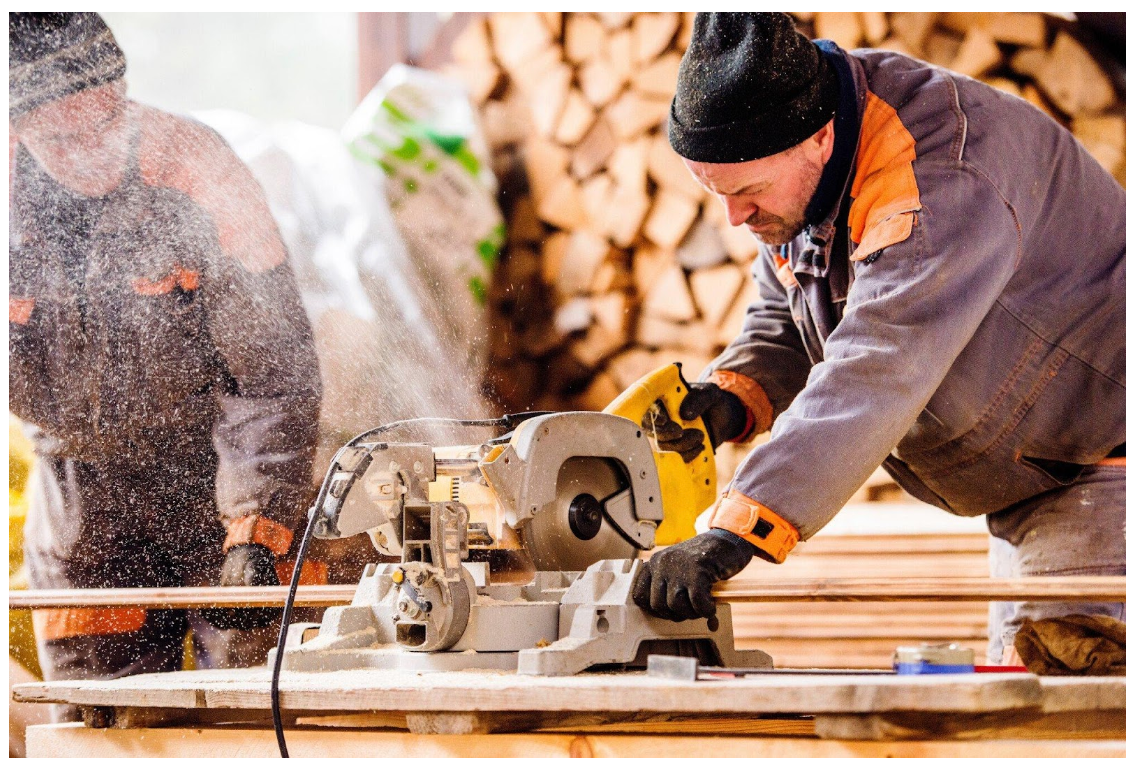Innovative Uses for Wholesale Lumber in Home Construction