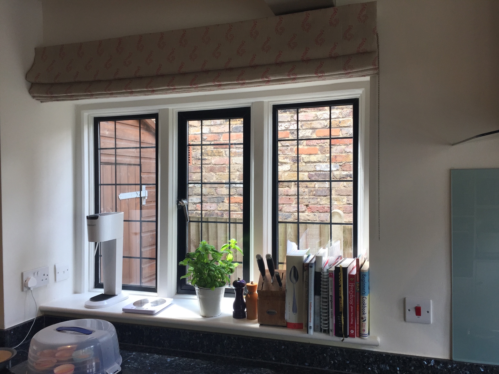 Highbury design began in nottingham in 1987, owner nick had been working for 'hillarys blinds' and he decided to set up on his own (funnily enough, . Roman Blinds In Kitchen Images | Another Home Image Ideas