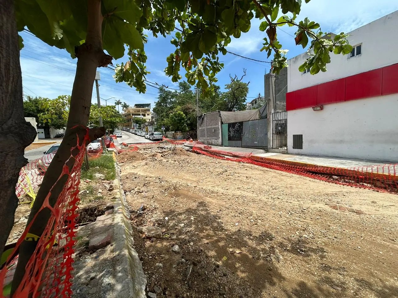 Vecinos de Las Playas exigen a Fonatur concluir obra en Gran Vía Tropical