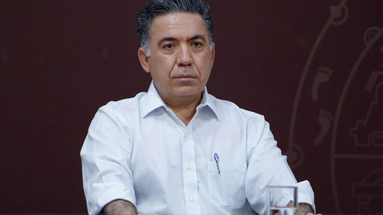 Enrique Inzunza retoma funciones en el Senado tras tres meses de ausencia
