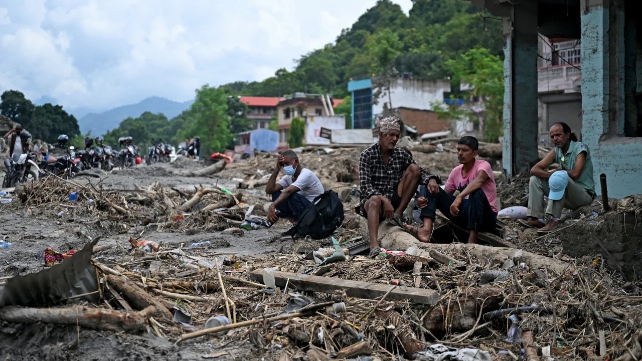 Balance del alud en la frontera de Nepal y el Tíbet se agrava