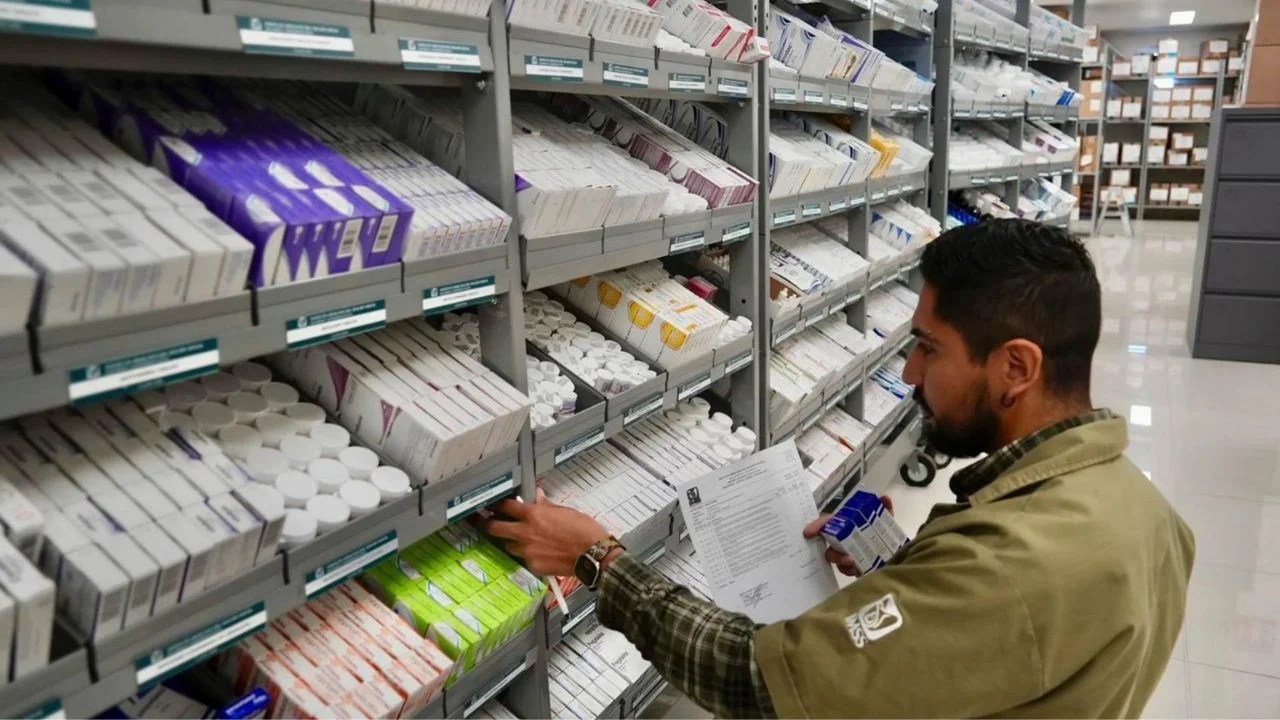 Clark atribuye desabasto de medicamentos a incumplimiento de proveedores