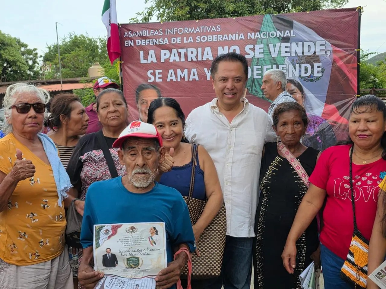 Pablo Amílcar Sandoval preside asamblea vecinal en Manantiales