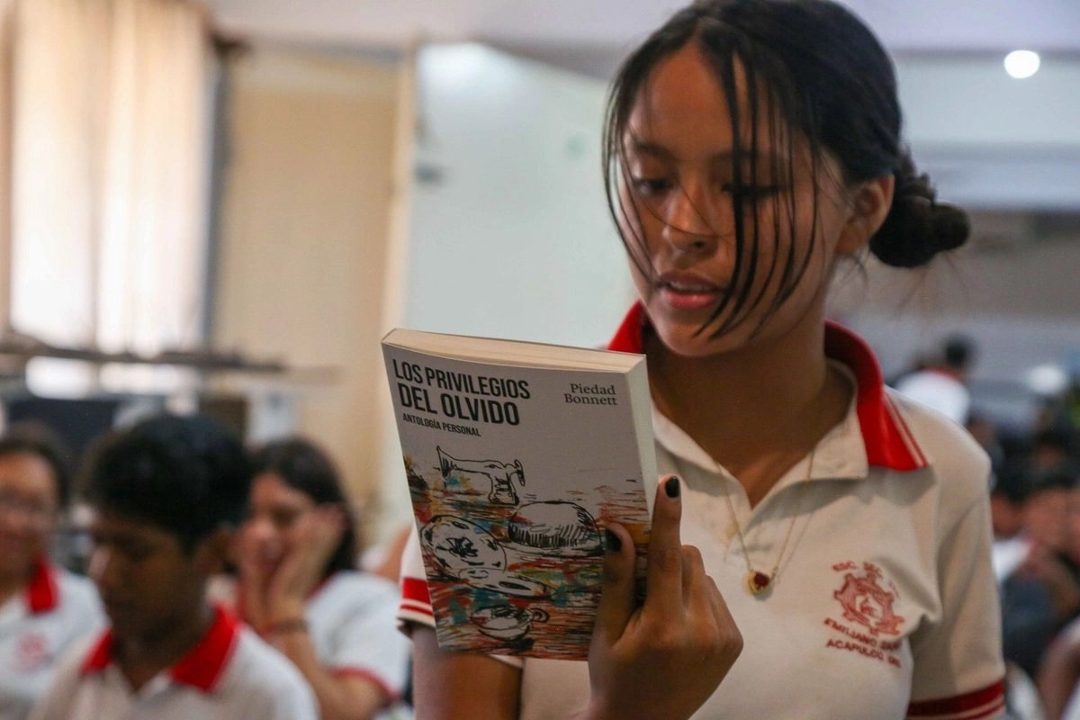 Puntaje de estudiantes mexicanos cae en ciencia, lectura y matemáticas