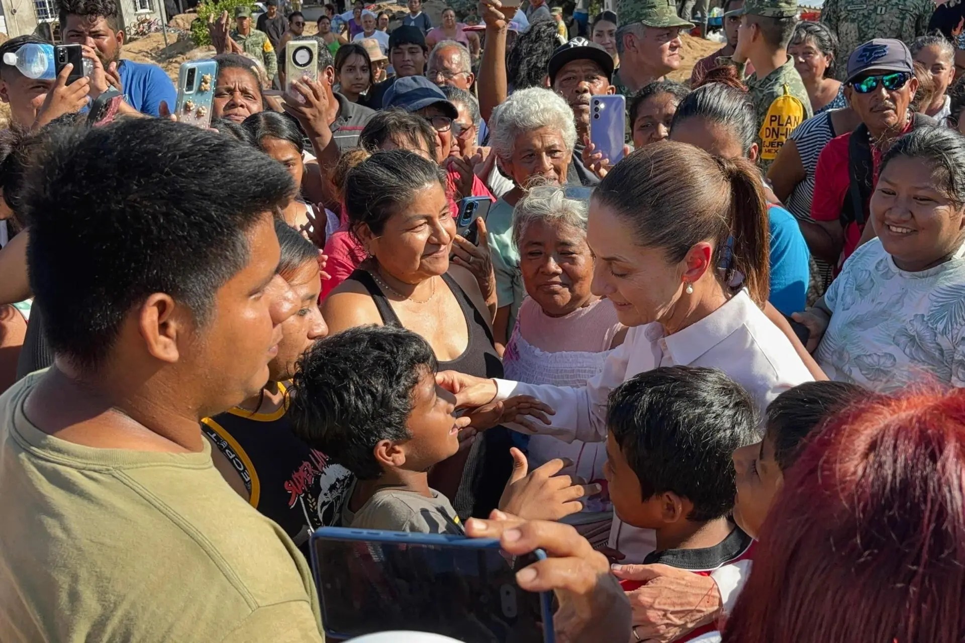 Vecinos y empresarios de Acapulco critican pendientes de seguridad y drenaje
