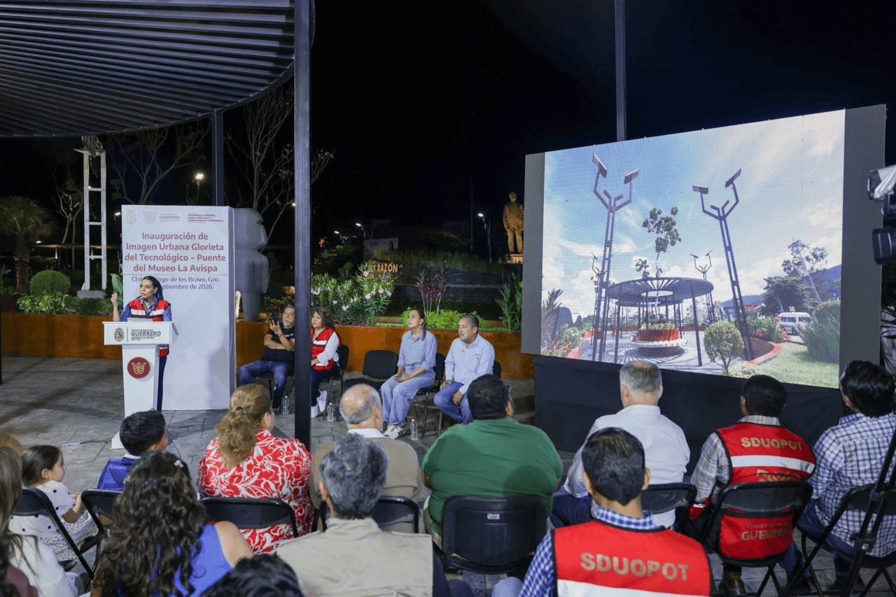Gobernadora de Guerrero inaugura rehabilitación de Glorieta Emiliano Zapata