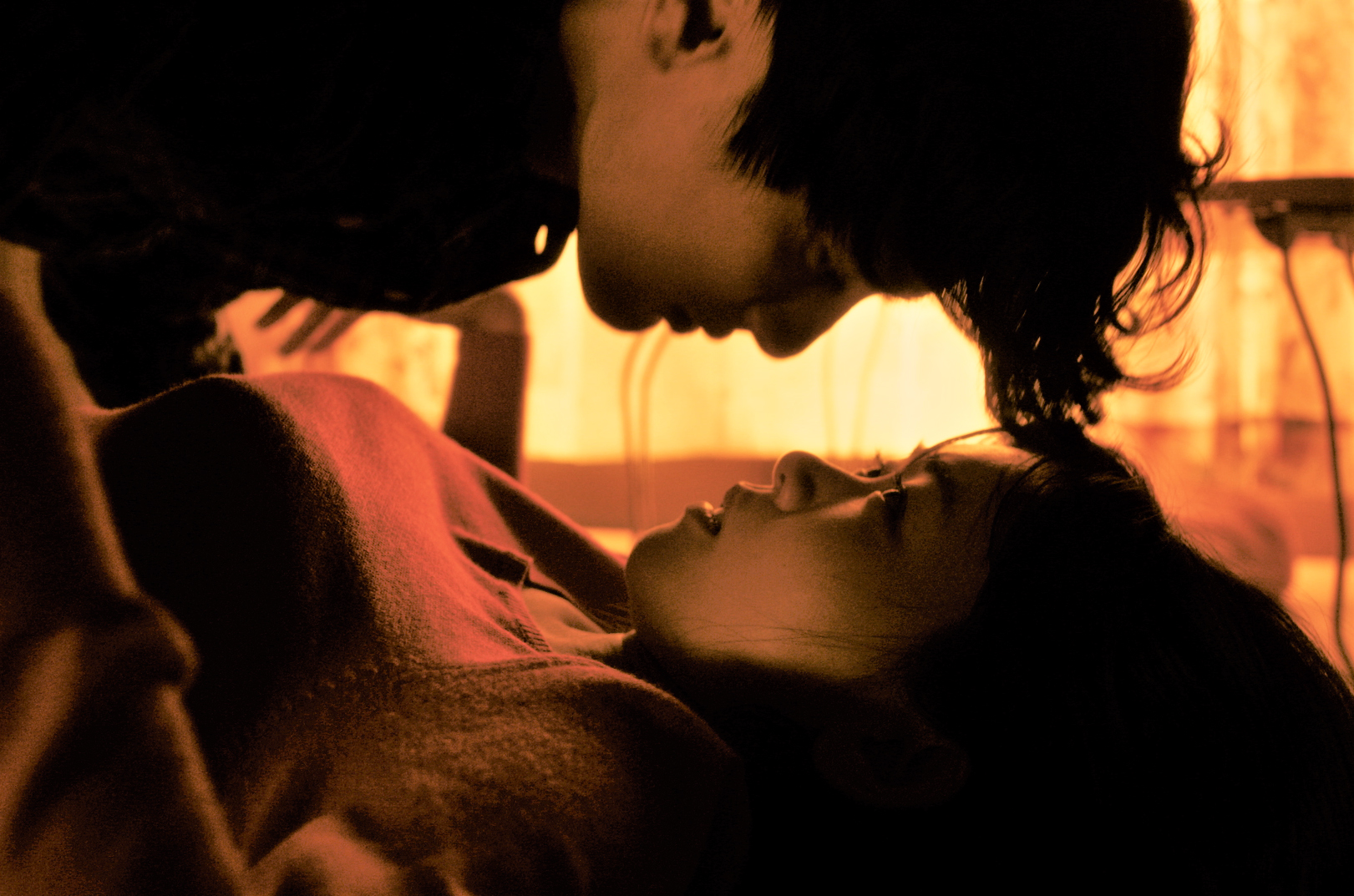 高良健吾主演 男の狂気を描いた衝撃作！映画『アンダー・ユア・ベッド』Blu-ray＆DVDが2020年1月8日に発売決定！ |  EnterJam？-エンタジャム –