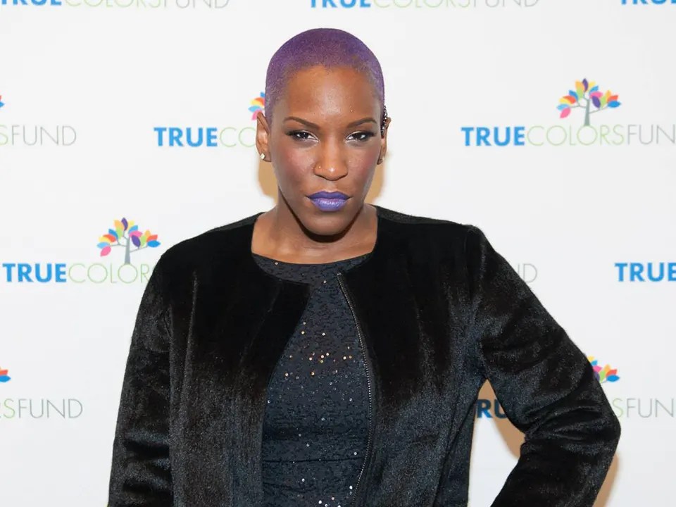 Liv Warfield