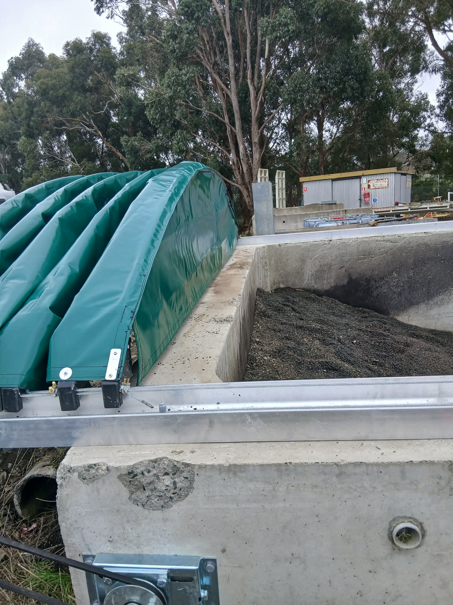 sliding roof storage on concrete industrial bunker