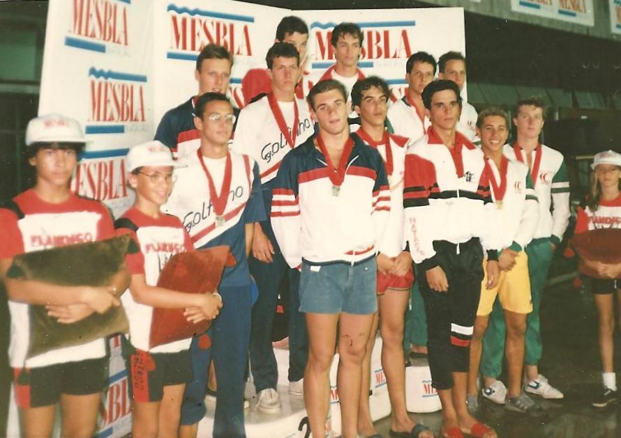 E no 4x100m medley com Luiz Alfredo Mäder, Cezar e Ismail. Prata para o Golfinho com Chico Grocoske, Rogério Morozowski, Rogério Romero e Eduardo De Poli. E ouro para o Flamengo com Cristiano Michelena, Paulo Costa, Fabrizio Perricone e Emanuel Nascimento.