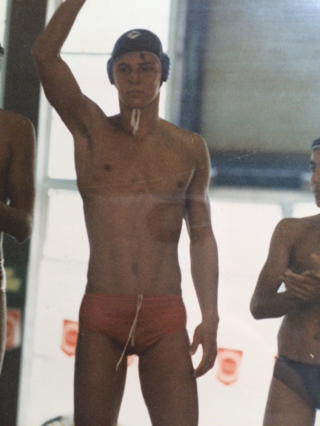 Rodrigo marcava o banheira e saía para o contra-ataque