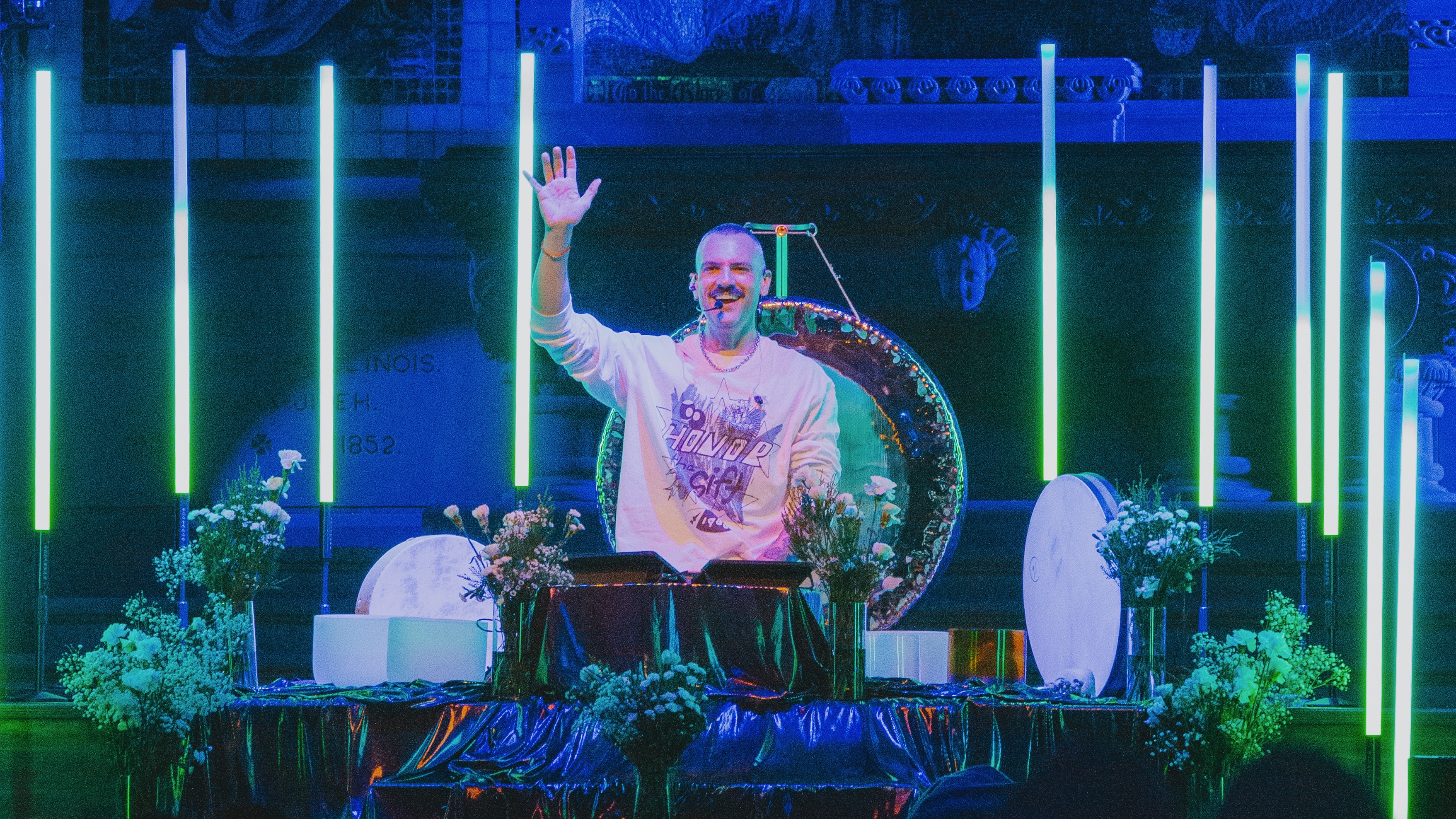 EQUINOX: An Immersive Sound Healing Experience with Davin Youngs