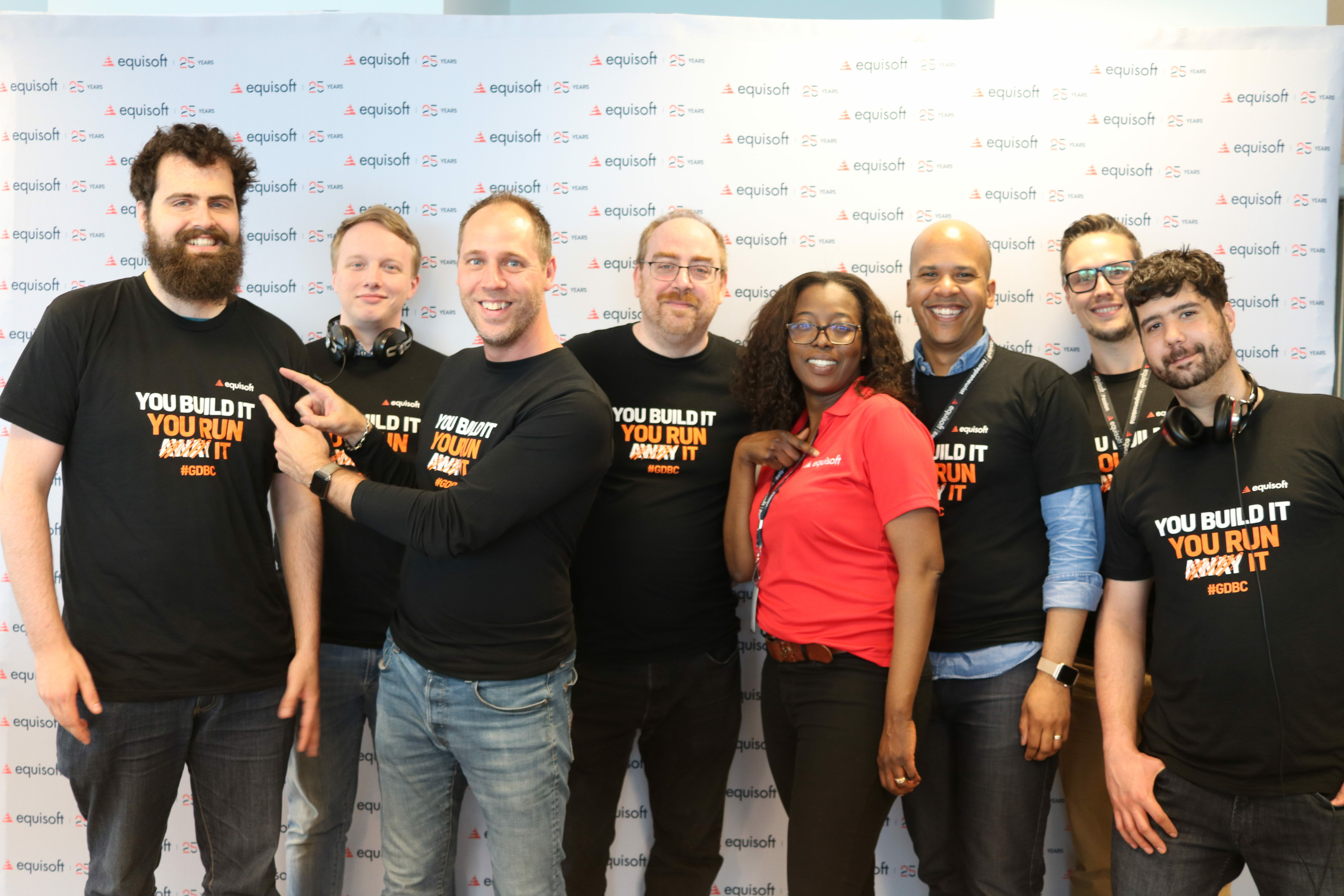 About Us Equisoft - Premium Minimal Design Gallery - Full HD