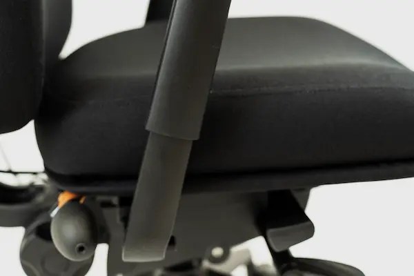 Zoom sur les dispositifs de réglages d'un siège