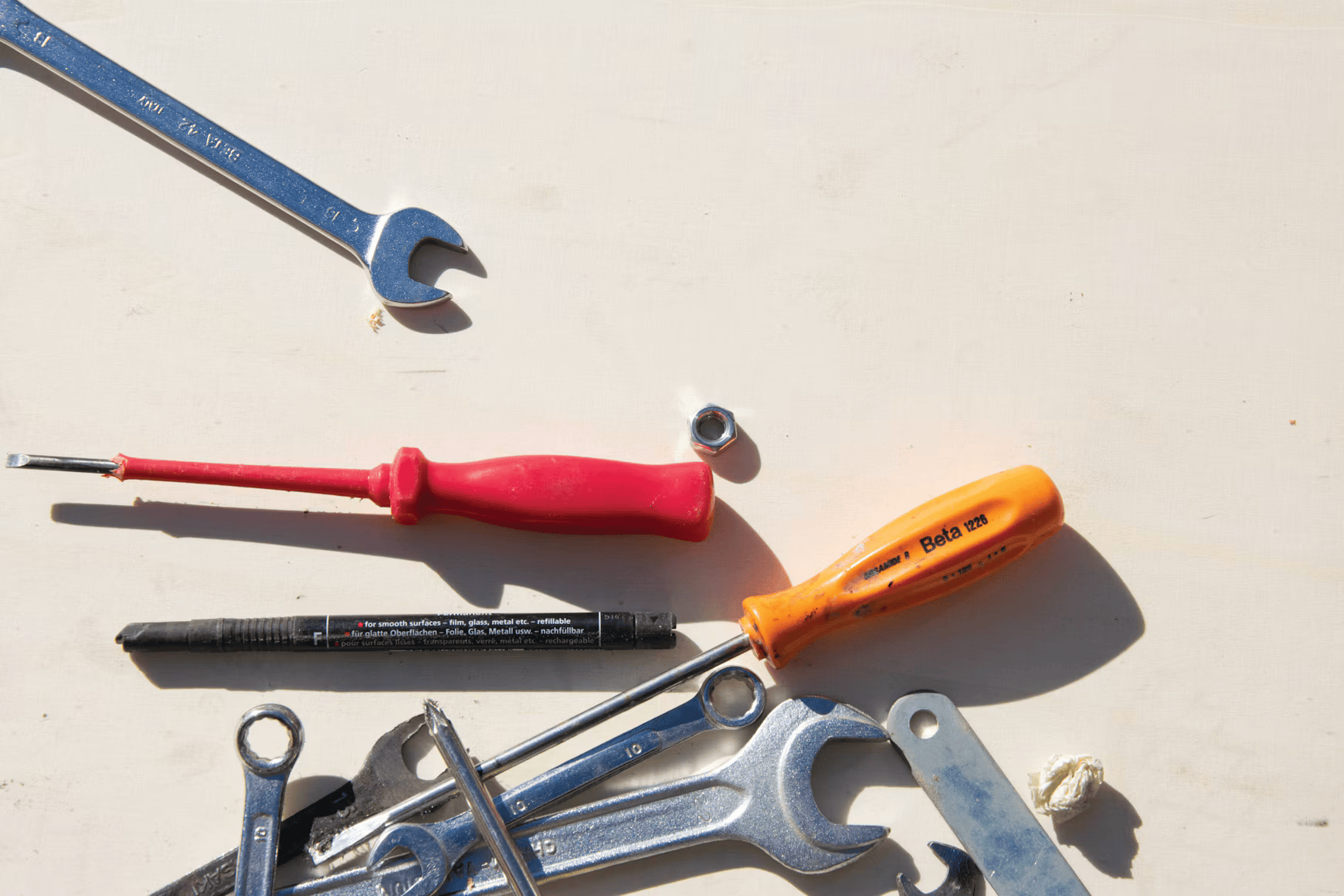 Navigating Home Repairs: When to DIY and When to Call a Pro