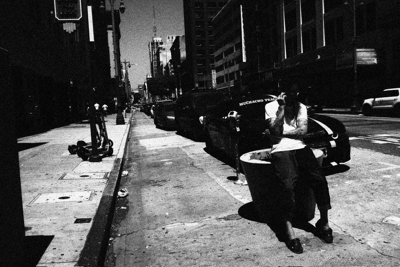 ERIC KIM STREET PHOTOGRAPHY DOWNTOWN LA