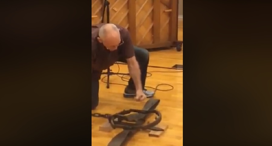 ARE YOU FASTER THAN A BEAR TRAP? THIS GUY IS! The Classic Woodsman