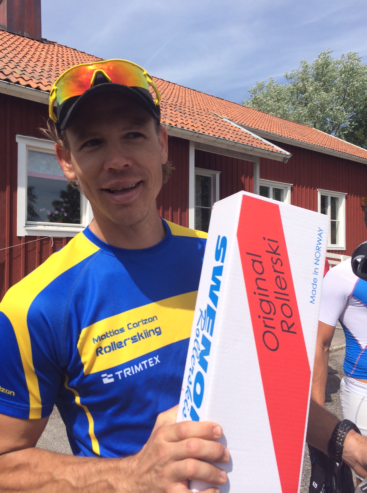 Z vann ett par rullskidor i utlottningen. Klart han sken som en sol hela bilresan hem.