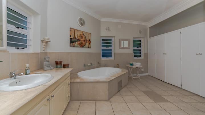 Luxury 6 Bedroom Villa For Sale In Zinkwazi Beach South Africa