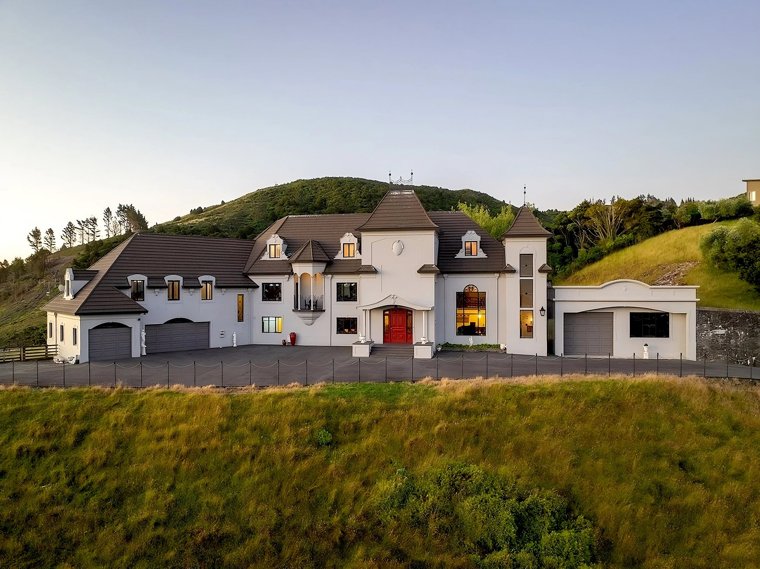 Luxury Château Te Kamo For Sale in Ngararatunua New Zealand