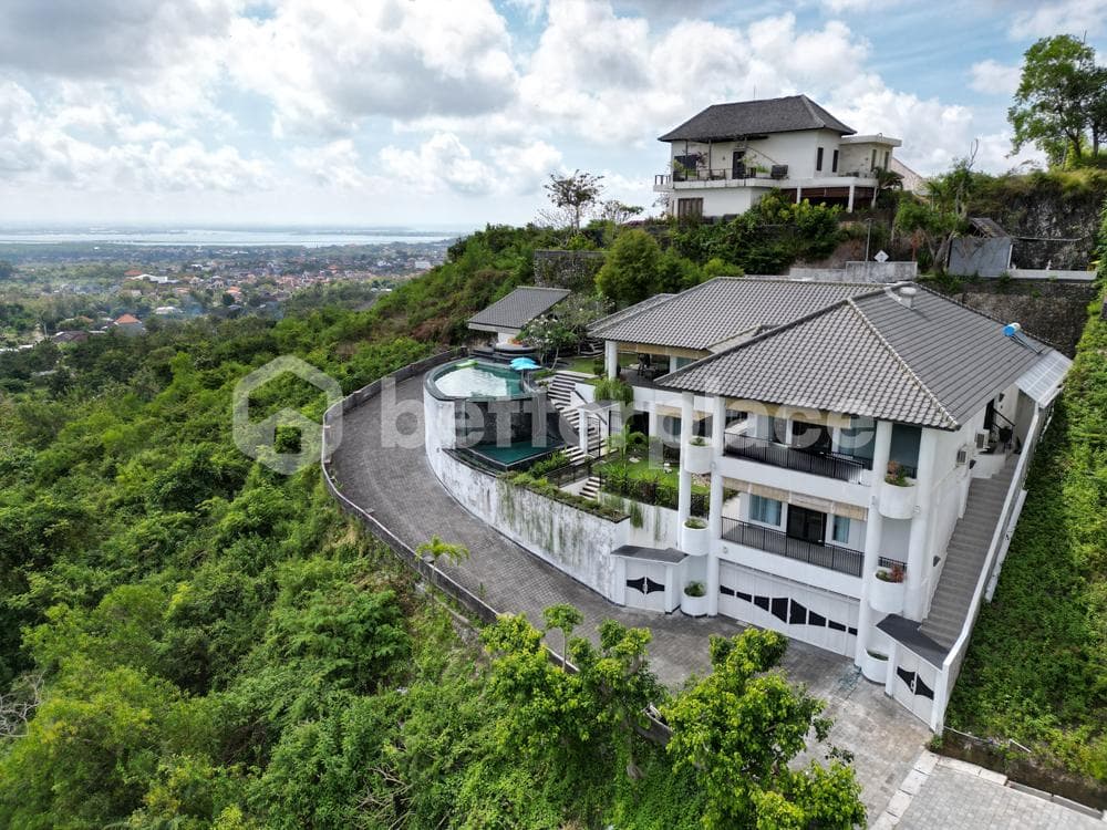 Stunning View Villa Mansion 5 Bedrooms in Ungasan – Bukit Jimbaran Very Close to GWK