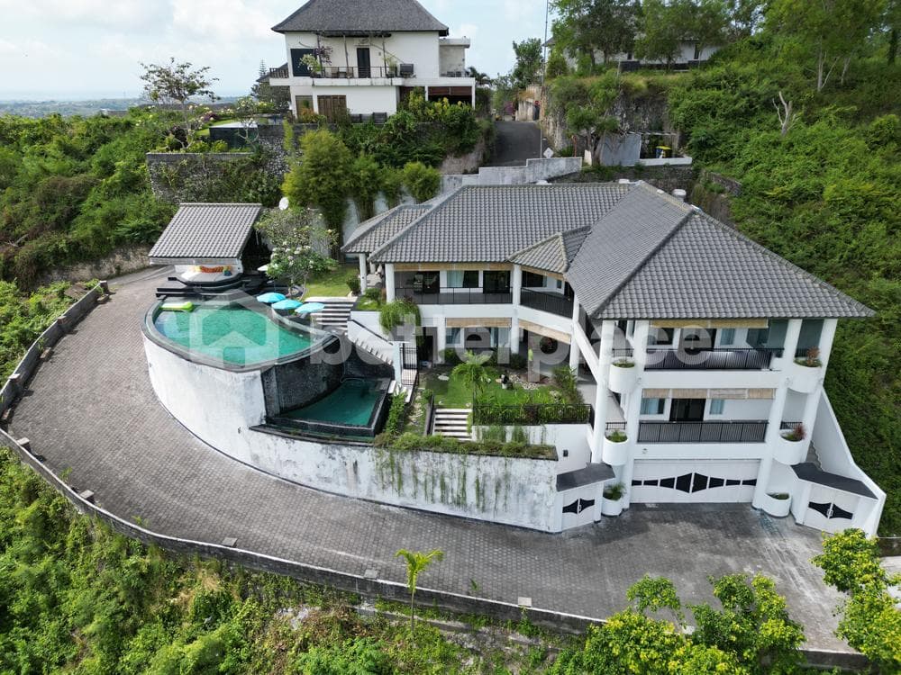 Stunning View Villa Mansion 5 Bedrooms in Ungasan – Bukit Jimbaran Very Close to GWK
