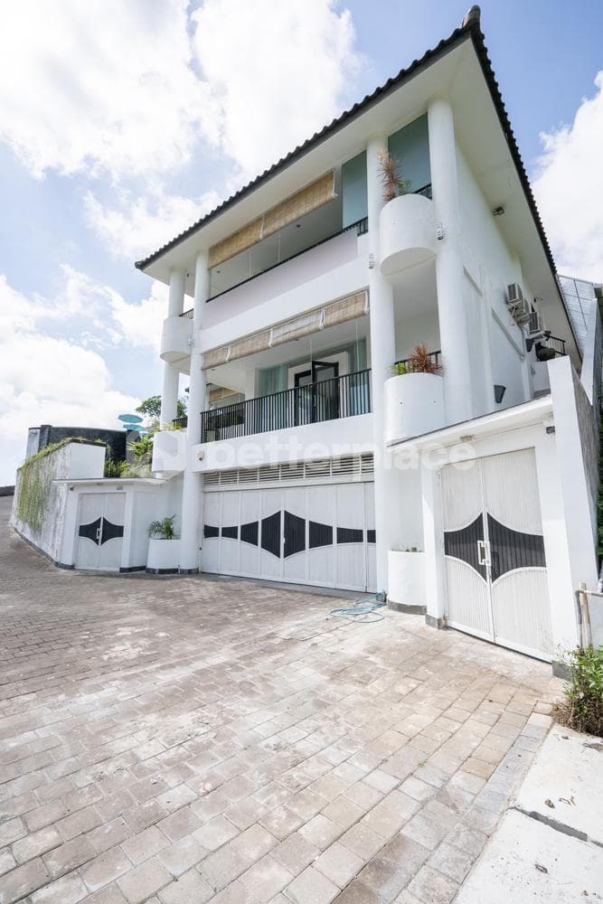 Stunning View Villa Mansion 5 Bedrooms in Ungasan – Bukit Jimbaran Very Close to GWK