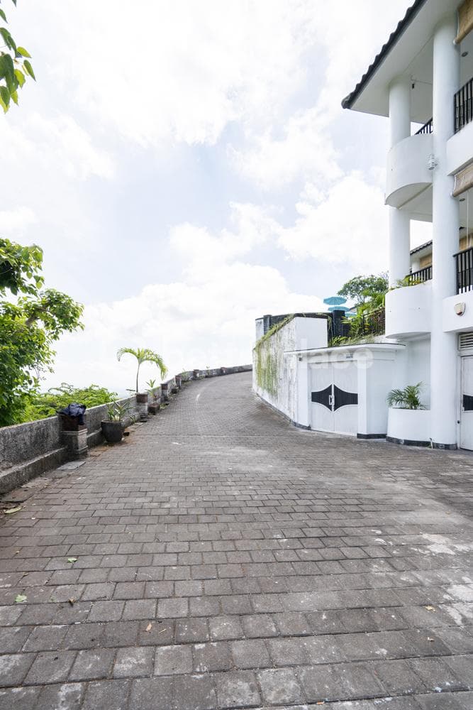 Stunning View Villa Mansion 5 Bedrooms in Ungasan – Bukit Jimbaran Very Close to GWK